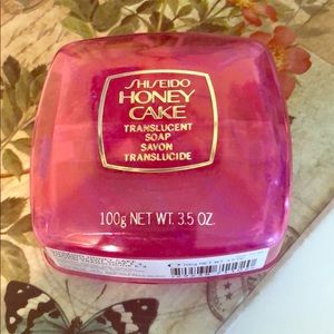 SOLD!!! 🔴🔴Shiseido Honey Cake Translucent Soap